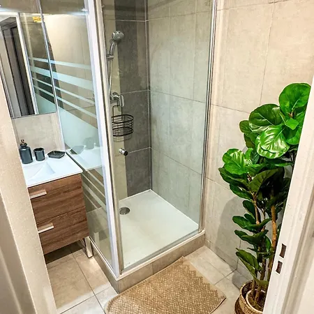 La Rive - 30m2 , Climatisation, Parking, Terrasse, Centre Et Thermes A Pied شقة *