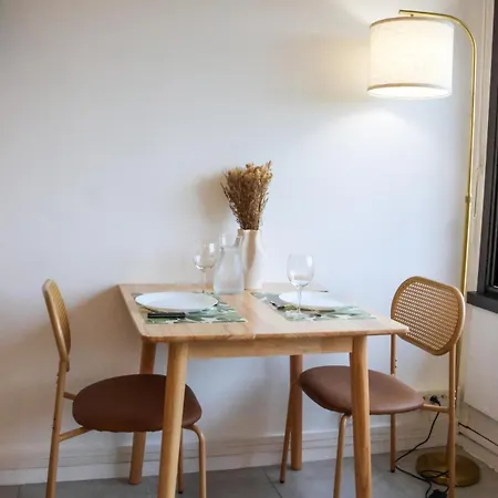 La Rive - 30m2 , Climatisation, Parking, Terrasse, Centre Et Thermes A Pied شقة *